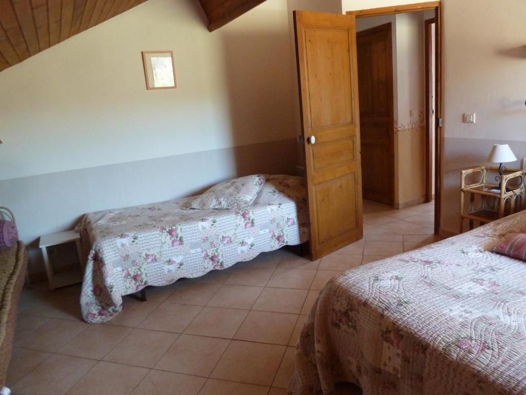 Bed and Breakfast Les Cigales Saint-Andiol Екстер'єр фото