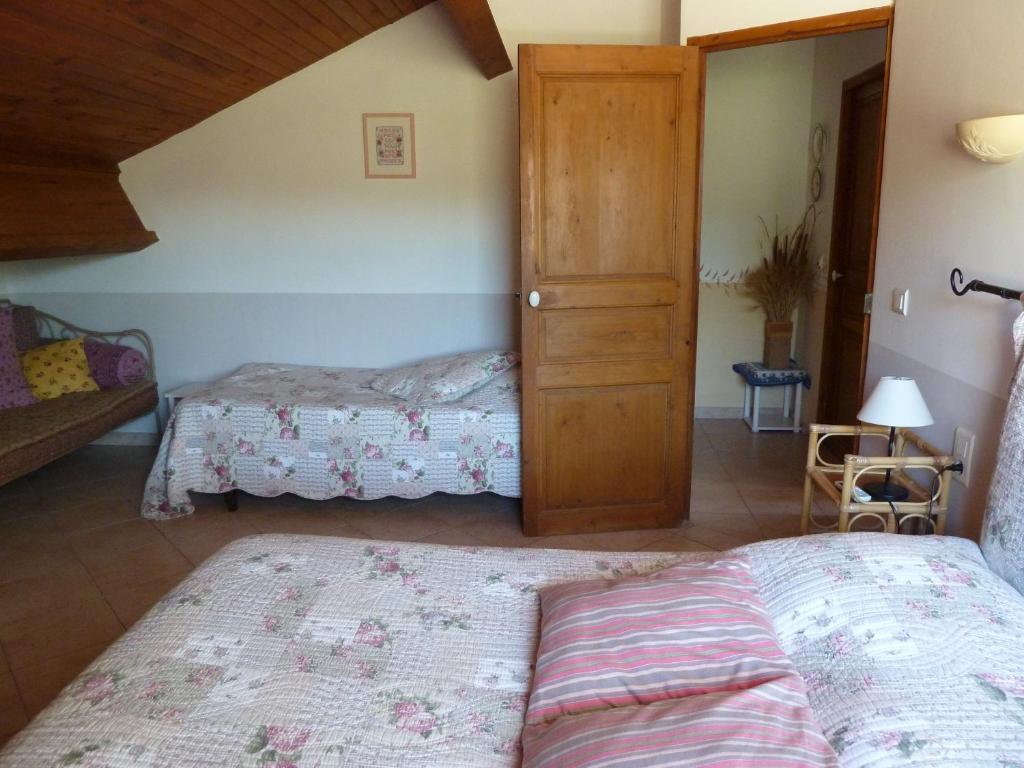 Bed and Breakfast Les Cigales Saint-Andiol Екстер'єр фото
