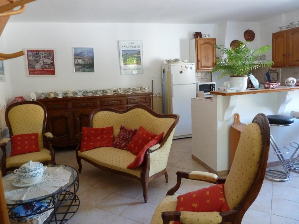 Bed and Breakfast Les Cigales Saint-Andiol Екстер'єр фото